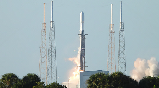 지난 8월 발사된 한국 첫 달 궤도선 '다누리'로 달 임무 궤도 진입에 성공했다.  항우연 제공